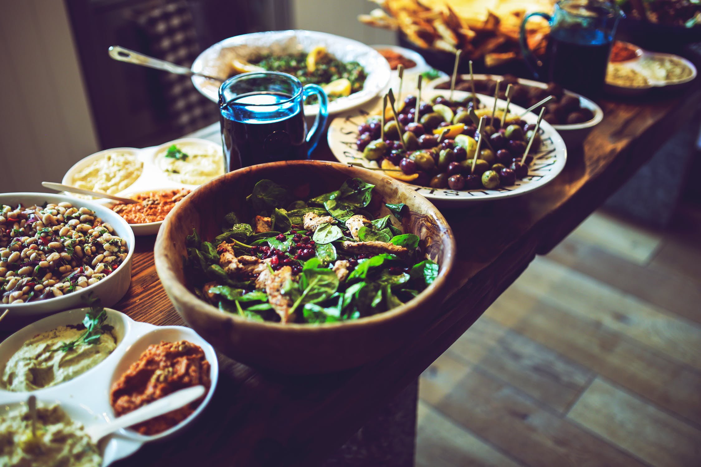 Vegan εορταστικό τραπέζι: όλες οι συνταγές που χρειάζεσαι